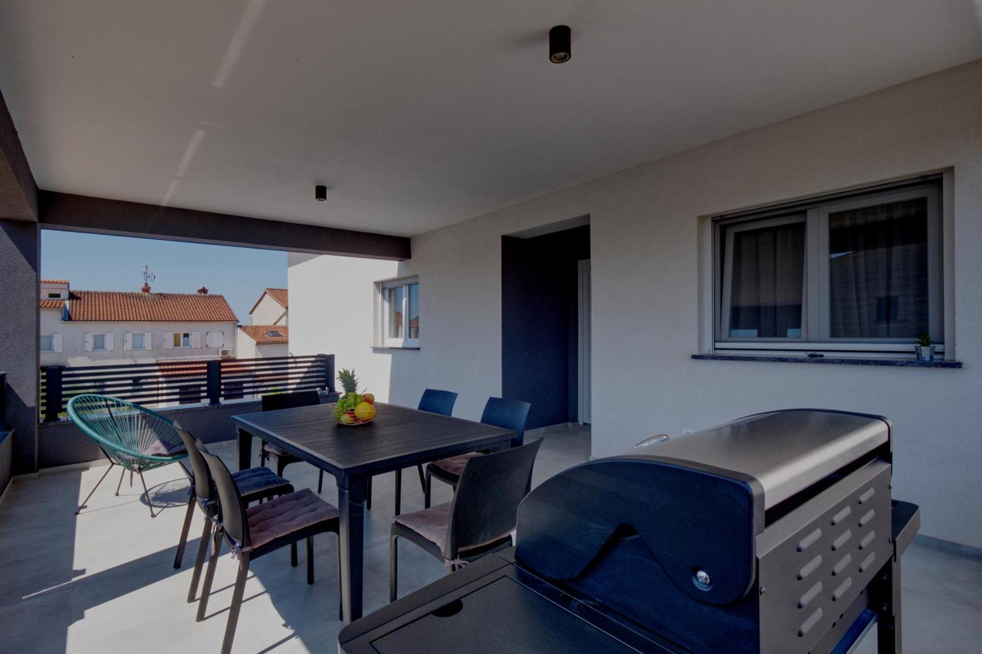 Apartments Iva & Nika Fazana Exterior photo